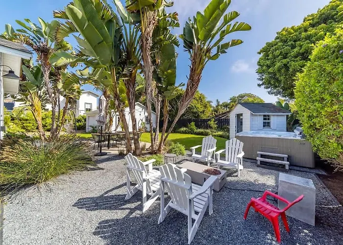 Coastal Palm Haven - With Hot Tub