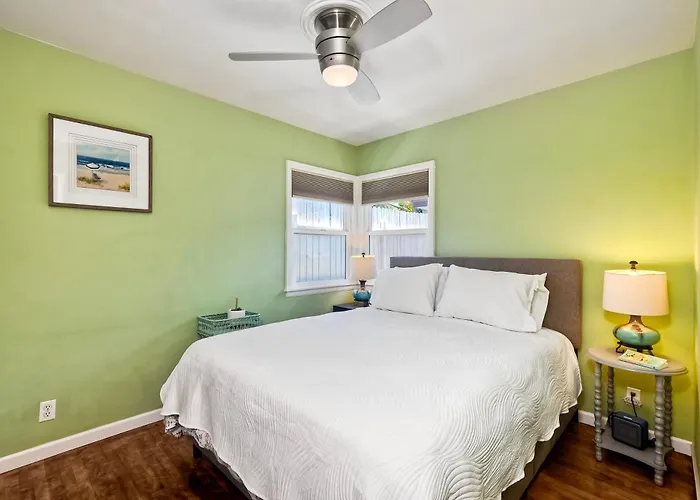 Walk To Beach - Ev Charger - Outdoor Dining - 2Br