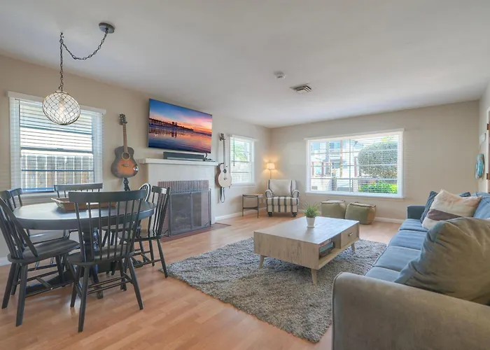 Coastal Cottage Steps From The Sand | Walk To Carlsbad Village, Dog-Friendly
